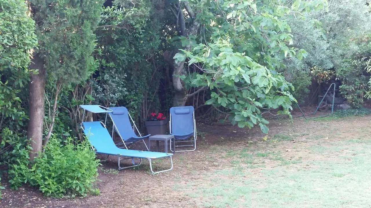 Charmant Studio: Quiet Oasis with Pool in Villeneuve-lès-Avignon