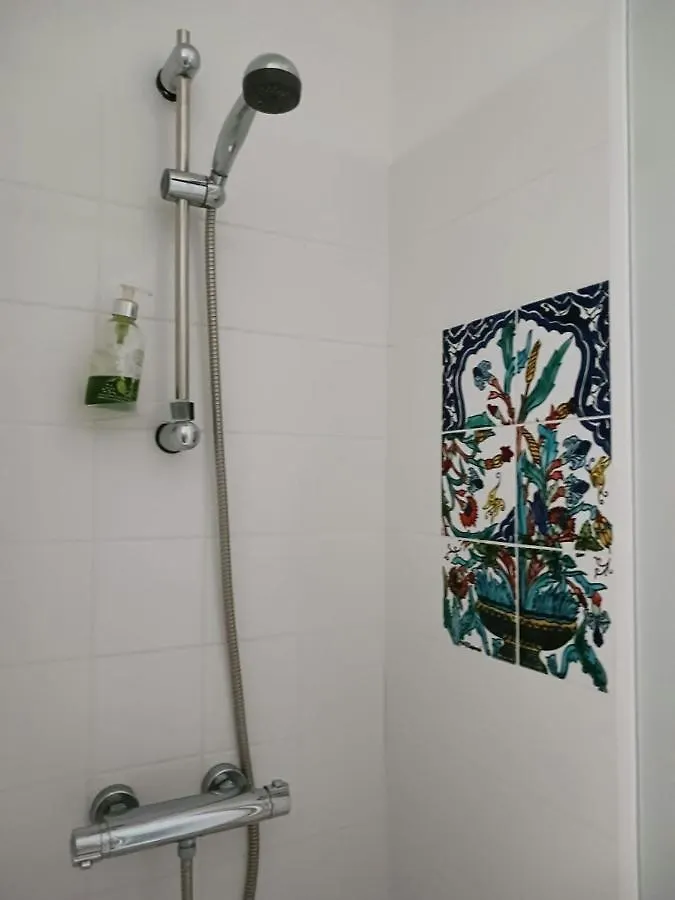Charmant Studio: Quiet Oasis with Pool in Villeneuve-lès-Avignon Villeneuve-les-Avignon